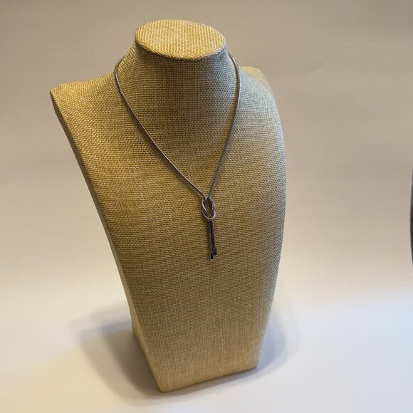 8 Assorted Silver Necklaces - Picture 2 of 16